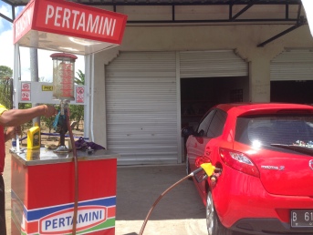 Super mini petrol station on the way! No choice! We need petrol urgently!